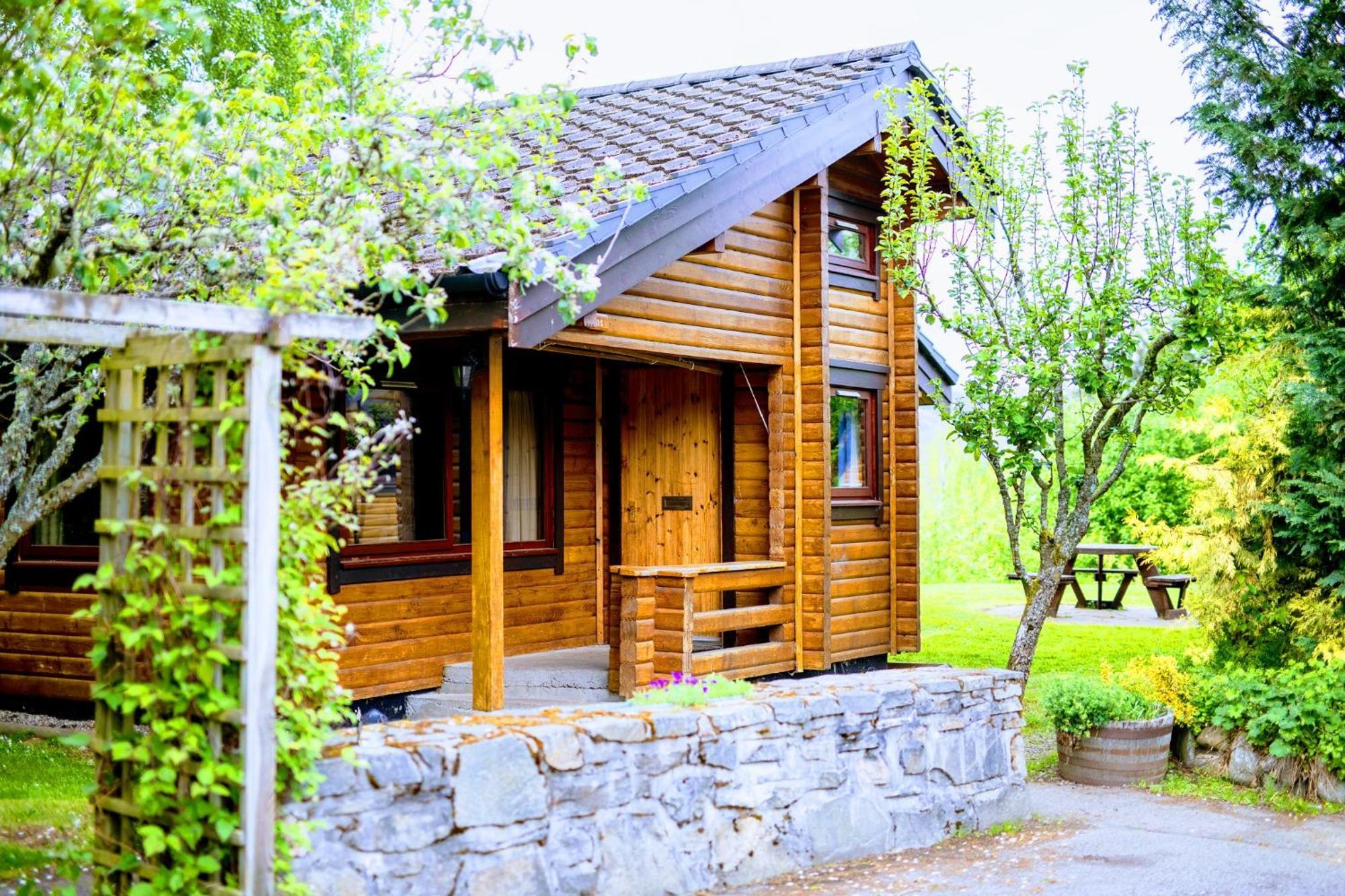 Loch Insh Chalets Ltd キンクレイグ エクステリア 写真