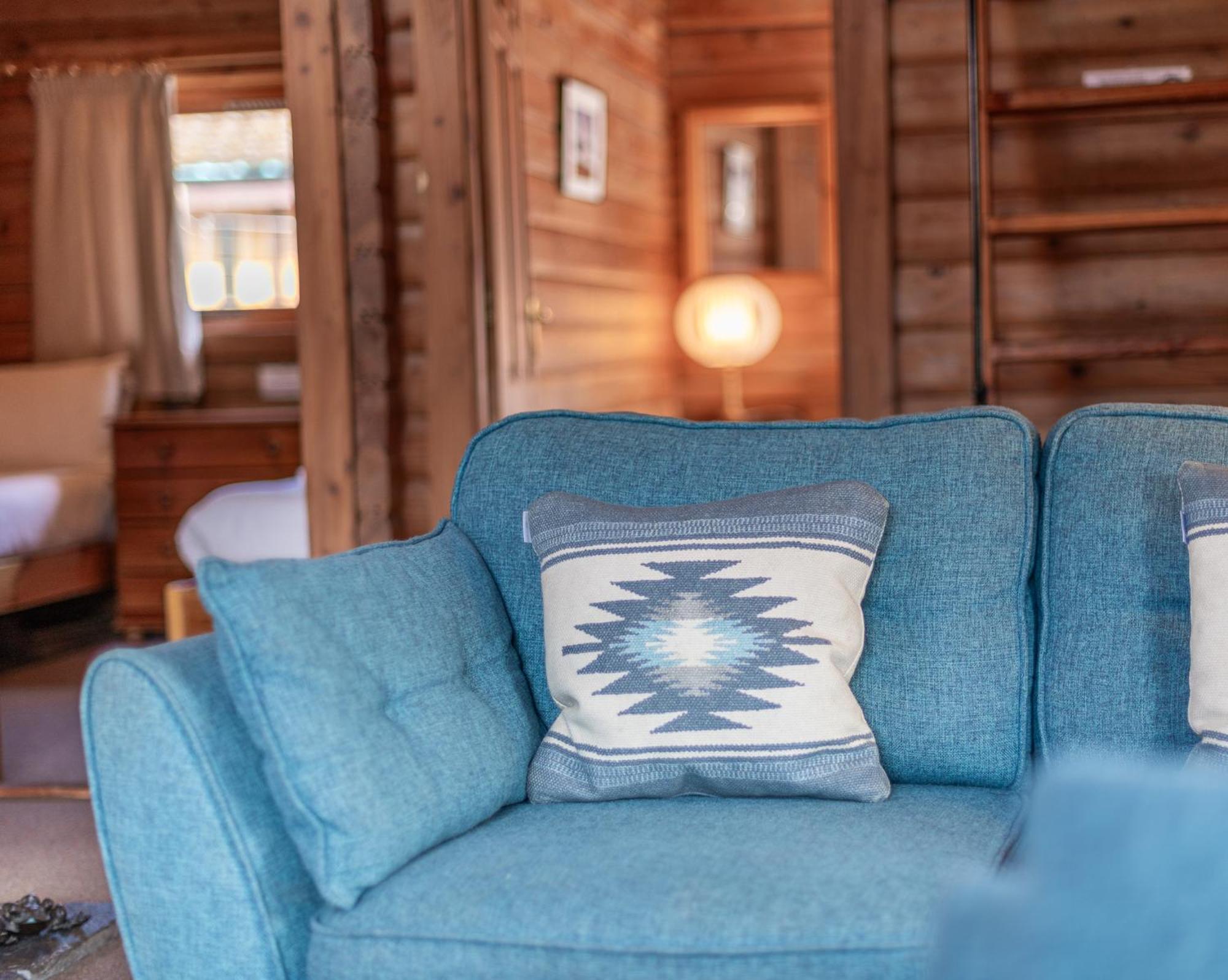 Loch Insh Chalets Ltd キンクレイグ エクステリア 写真