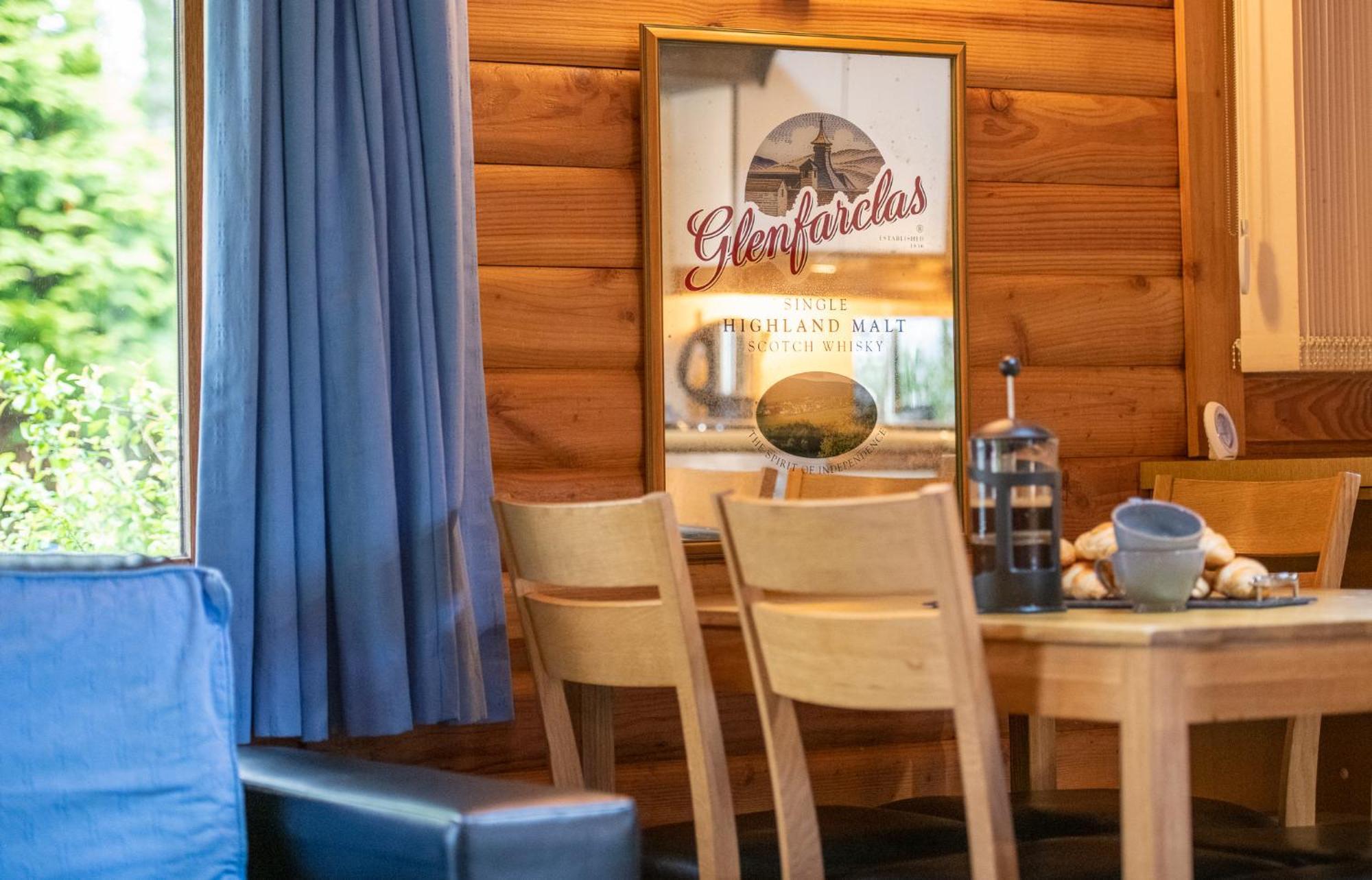 Loch Insh Chalets Ltd キンクレイグ エクステリア 写真