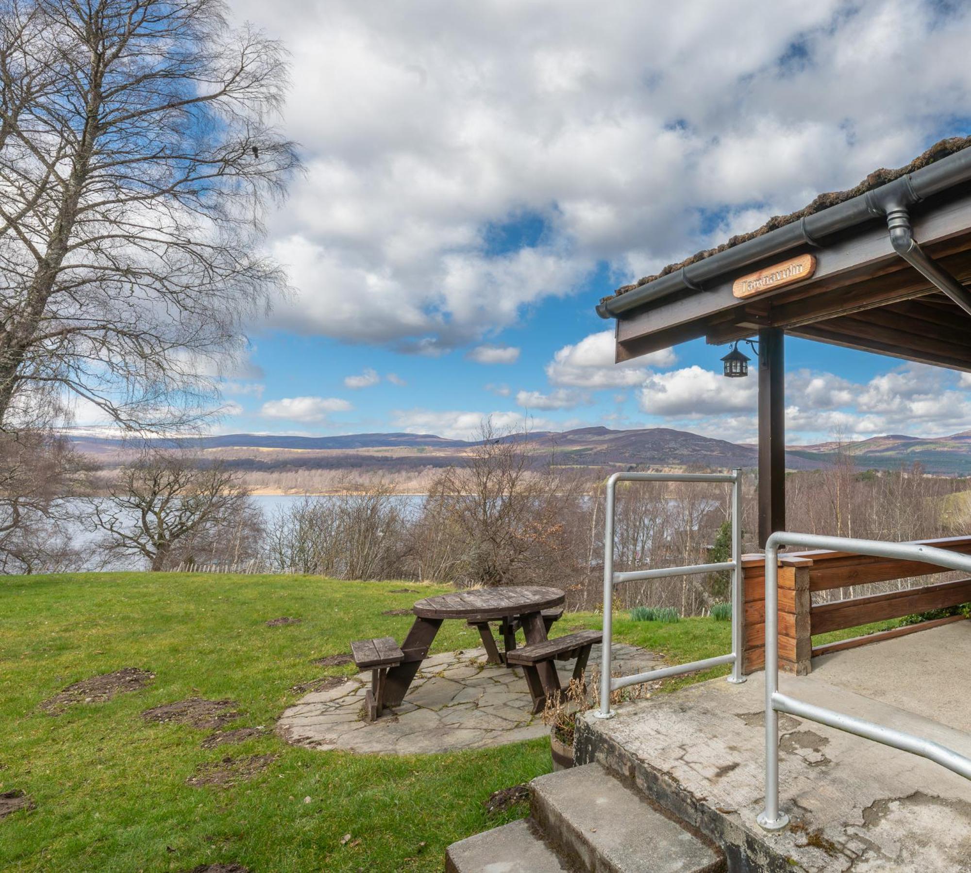 Loch Insh Chalets Ltd キンクレイグ エクステリア 写真