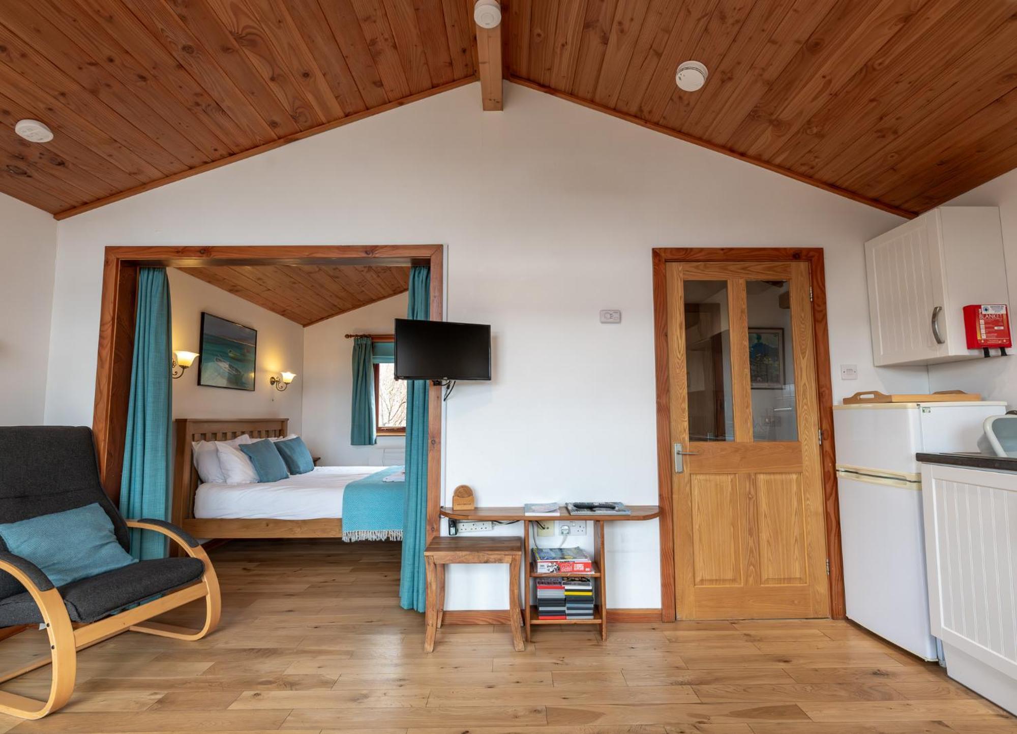 Loch Insh Chalets Ltd キンクレイグ 部屋 写真